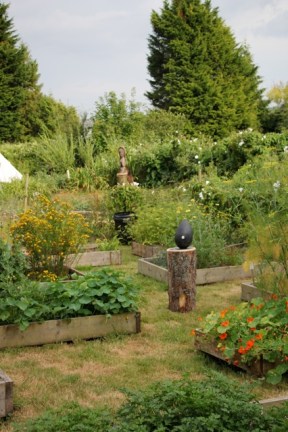 Nursery garden sculpture
